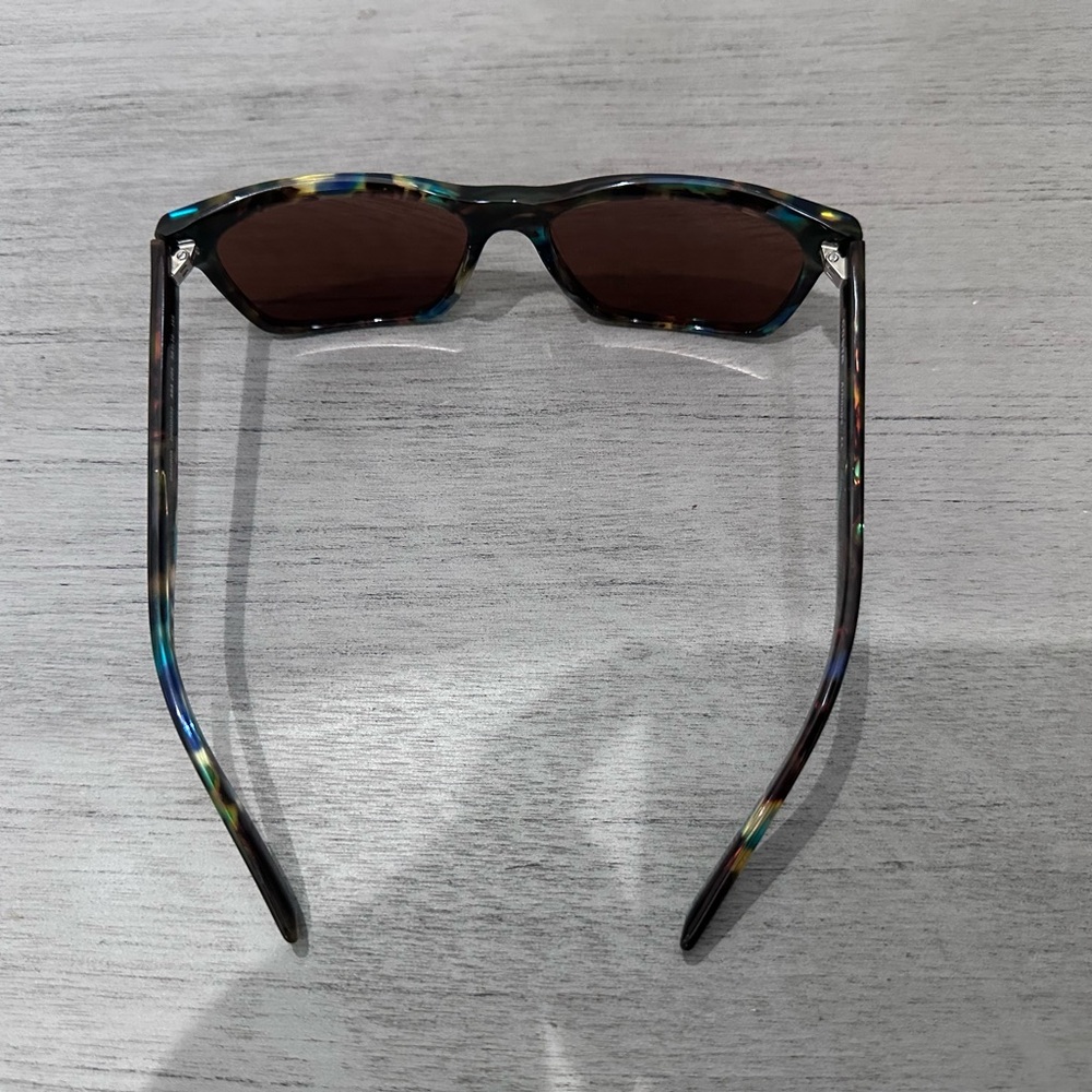 Costa Brown Oversized Glasses with Polarized Lenses - Picture 7 of 9